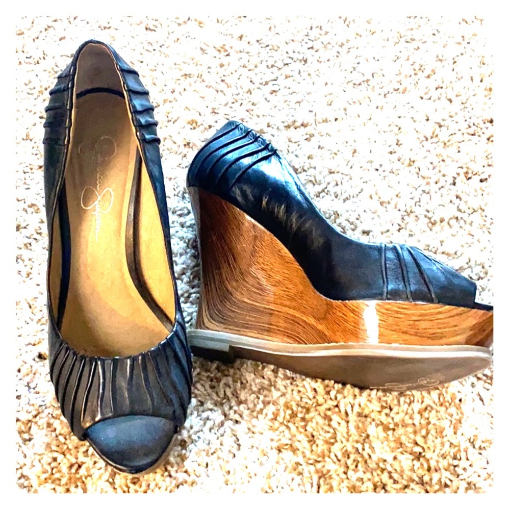 Jessica Simpson size 8 black leather upper wedges
